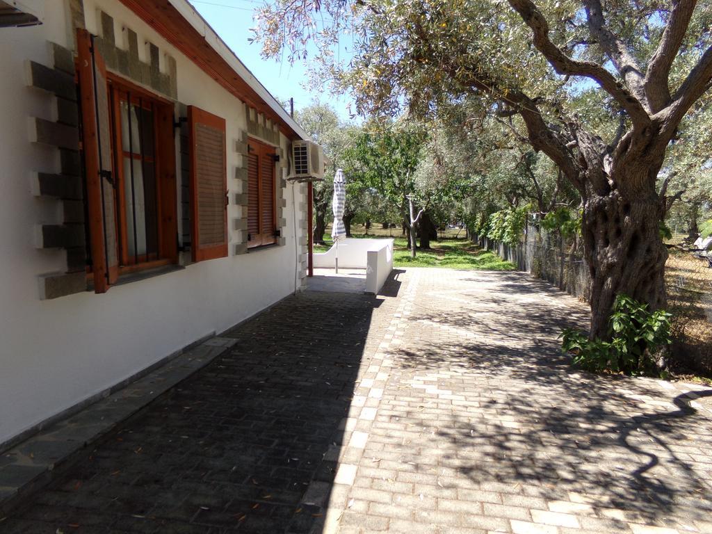 Villa Karapataki Skala Rachoni  Buitenkant foto