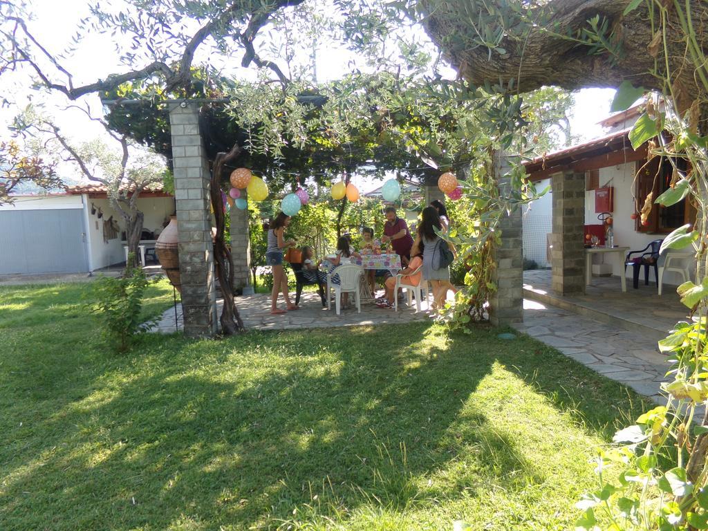Villa Karapataki Skala Rachoni  Buitenkant foto