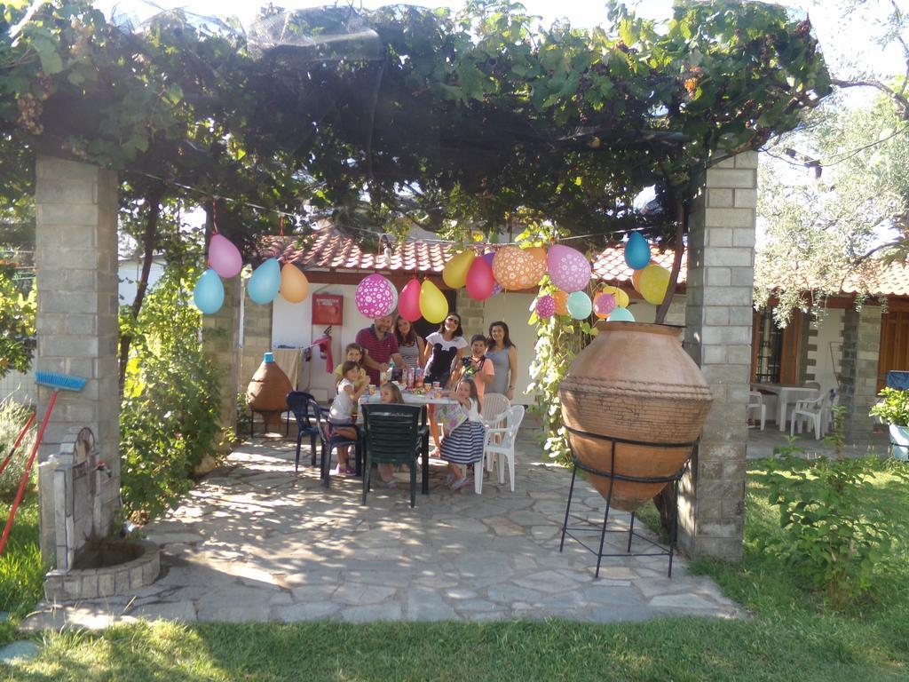 Villa Karapataki Skala Rachoni  Buitenkant foto