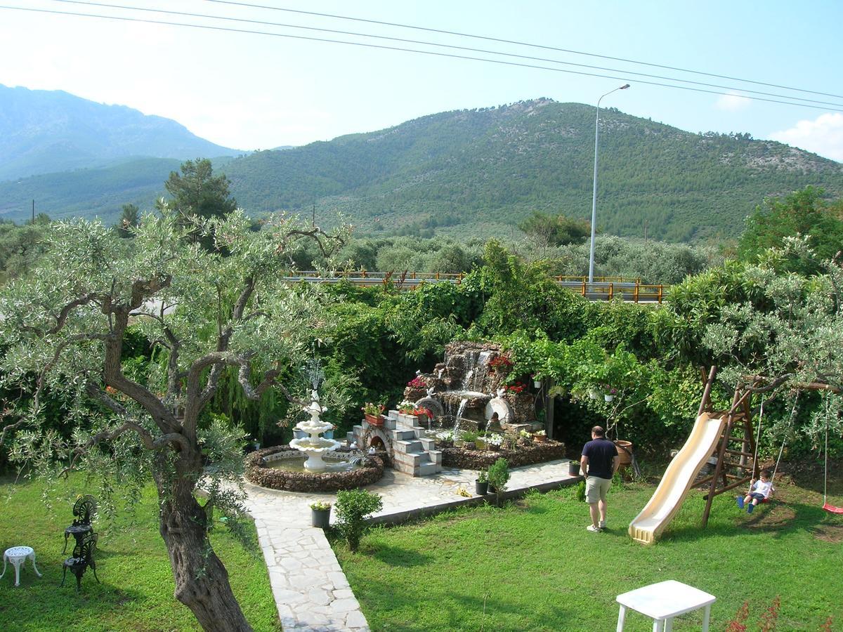 Villa Karapataki Skala Rachoni  Buitenkant foto